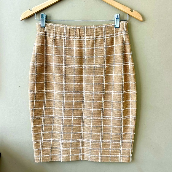 St John Collection Camel Tan Cream Windowpane Santana Knit Pencil Skirt Size 6 - Picture 2 of 4
